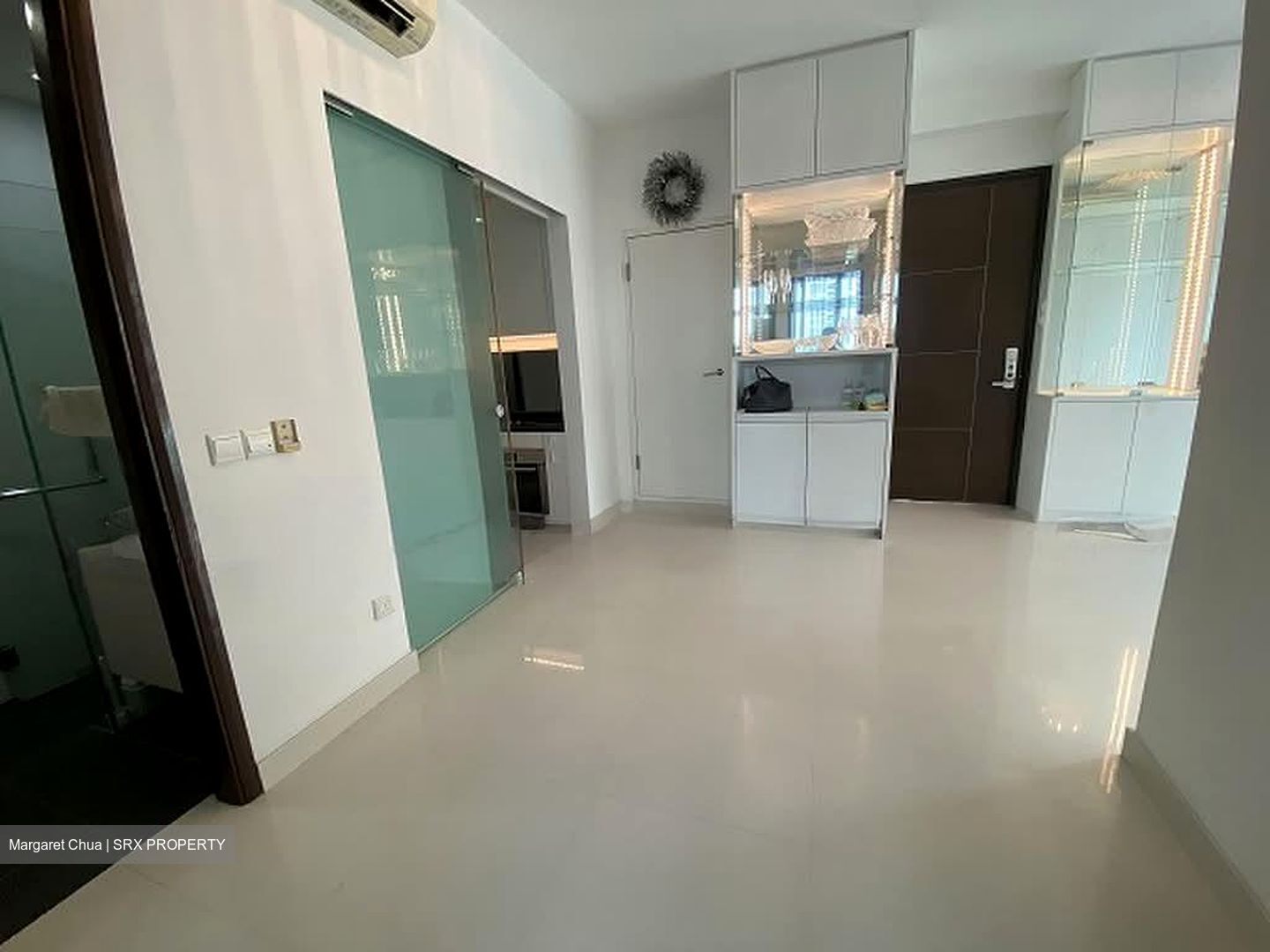 Suites @ Surrey (D11), Apartment #586698821